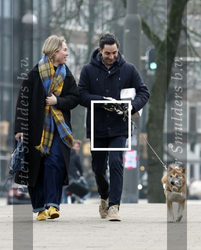 Amsterdam 31 januari 2026
Mark Baanders met zijn hond en een vriendin op straat in Amsterdam zuid .