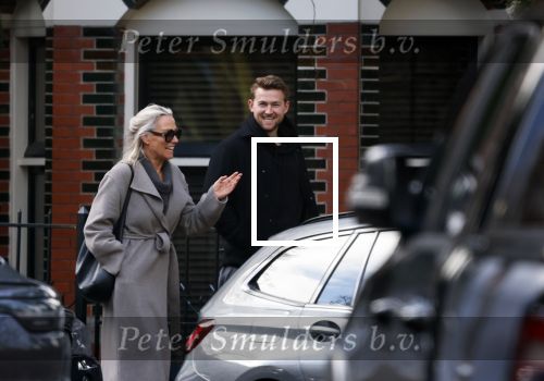 Amsterdam 16 februari 2026
Matthijs de Li9gt eerst alleen in Amsterdam zuid en half uur laten met de moeder van zijn vrouw Annekee Molenaar . Ze liepen samen het vondelpark in .
