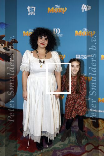 Amsterdam 24 januari 2026
Premiere Miss Molly in Tuschinski met in de cast oa Sarah Bannier (zwanger) en Carice v Houten . Meral Polat kwam met een nichtje