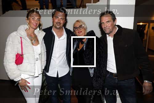 Tilburg 29 januari 2026
Premiere de Bevers in de schouwburg van Tilburg . John de Bever en Kees de Bever geven een voorstelling met oa Bas Muijs Adje v Bavel en Mariska v Kolck. Mike Hansler Monique Hansler Peter Hansler en Veerle Deurloo kwamen ook naar de premiere