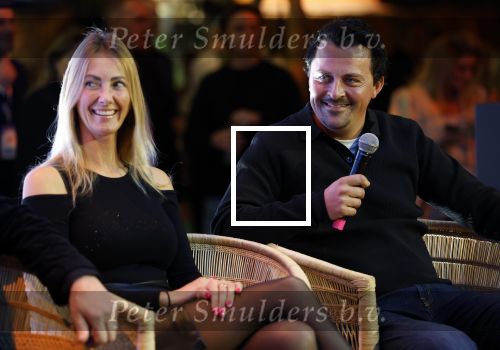 Den Bosch 7 februari 2026
De Hanslers , Monique Hansler Peter Hansler Mike Hansler en zijn vriendin op het vakantiefestival in de brabanthallen in Den Bosch . Khalid Kasem intervieuwde hen in de stand van Prijsvrij.