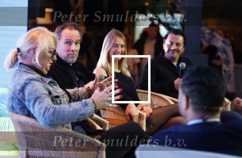 Den Bosch 7 februari 2026
De Hanslers , Monique Hansler Peter Hansler Mike Hansler en zijn vriendin op het vakantiefestival in de brabanthallen in Den Bosch . Khalid Kasem intervieuwde hen in de stand van Prijsvrij.