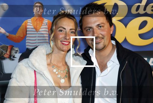 Tilburg 29 januari 2026
Premiere de Bevers in de schouwburg van Tilburg . John de Bever en Kees de Bever geven een voorstelling met oa Bas Muijs Adje v Bavel en Mariska v Kolck. Mike Hansler Monique Hansler Peter Hansler en Veerle Deurloo kwamen ook naar de premiere