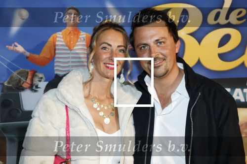 Tilburg 29 januari 2026
Premiere de Bevers in de schouwburg van Tilburg . John de Bever en Kees de Bever geven een voorstelling met oa Bas Muijs Adje v Bavel en Mariska v Kolck. Mike Hansler Monique Hansler Peter Hansler en Veerle Deurloo kwamen ook naar de premiere
