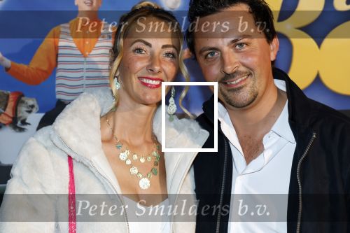 Tilburg 29 januari 2026
Premiere de Bevers in de schouwburg van Tilburg . John de Bever en Kees de Bever geven een voorstelling met oa Bas Muijs Adje v Bavel en Mariska v Kolck. Mike Hansler Monique Hansler Peter Hansler en Veerle Deurloo kwamen ook naar de premiere