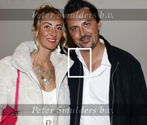 Tilburg 29 januari 2026
Premiere de Bevers in de schouwburg van Tilburg . John de Bever en Kees de Bever geven een voorstelling met oa Bas Muijs Adje v Bavel en Mariska v Kolck. Mike Hansler Monique Hansler Peter Hansler en Veerle Deurloo kwamen ook naar de premiere
