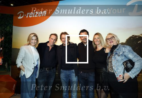 Den Bosch 7 februari 2026
De Hanslers , Monique Hansler Peter Hansler Mike Hansler en zijn vriendin op het vakantiefestival in de brabanthallen in Den Bosch . Khalid Kasem intervieuwde hen in de stand van Prijsvrij.
De Hanslers met Hans Kraay en Sofie Kraay