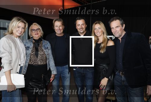 Den Bosch 7 februari 2026
De Hanslers , Monique Hansler Peter Hansler Mike Hansler en zijn vriendin op het vakantiefestival in de brabanthallen in Den Bosch . Khalid Kasem intervieuwde hen in de stand van Prijsvrij.
 De Hanslers en Hans Kraay en Sofie Kraay