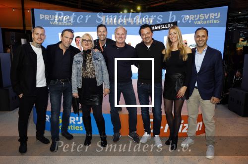 Den Bosch 7 februari 2026
De Hanslers , Monique Hansler Peter Hansler Mike Hansler en zijn vriendin op het vakantiefestival in de brabanthallen in Den Bosch . Khalid Kasem intervieuwde hen in de stand van Prijsvrij.
De Hanslers samen met Rick Karsdorp Marc v Deursen (D Reizen en Prijsvrij)