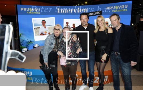 Den Bosch 7 februari 2026
De Hanslers , Monique Hansler Peter Hansler Mike Hansler en zijn vriendin op het vakantiefestival in de brabanthallen in Den Bosch . Khalid Kasem intervieuwde hen in de stand van Prijsvrij.