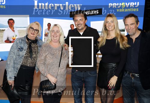 Den Bosch 7 februari 2026
De Hanslers , Monique Hansler Peter Hansler Mike Hansler en zijn vriendin op het vakantiefestival in de brabanthallen in Den Bosch . Khalid Kasem intervieuwde hen in de stand van Prijsvrij.