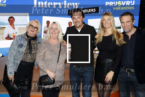 Den Bosch 7 februari 2026
De Hanslers , Monique Hansler Peter Hansler Mike Hansler en zijn vriendin op het vakantiefestival in de brabanthallen in Den Bosch . Khalid Kasem intervieuwde hen in de stand van Prijsvrij.