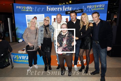 Den Bosch 7 februari 2026
De Hanslers , Monique Hansler Peter Hansler Mike Hansler en zijn vriendin op het vakantiefestival in de brabanthallen in Den Bosch . Khalid Kasem intervieuwde hen in de stand van Prijsvrij.