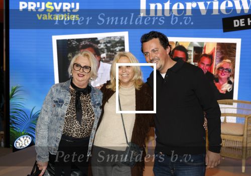 Den Bosch 7 februari 2026
De Hanslers , Monique Hansler Peter Hansler Mike Hansler en zijn vriendin op het vakantiefestival in de brabanthallen in Den Bosch . Khalid Kasem intervieuwde hen in de stand van Prijsvrij.
