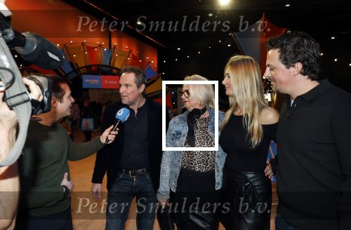 Den Bosch 7 februari 2026
De Hanslers , Monique Hansler Peter Hansler Mike Hansler en zijn vriendin op het vakantiefestival in de brabanthallen in Den Bosch . Khalid Kasem intervieuwde hen in de stand van Prijsvrij.