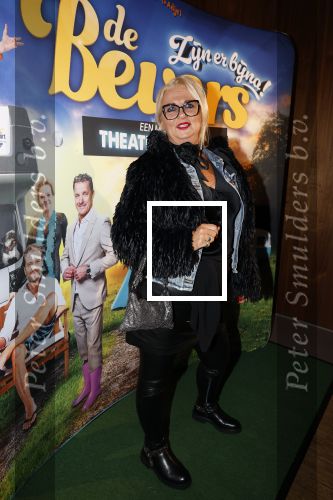 Tilburg 29 januari 2026
Premiere de Bevers in de schouwburg van Tilburg . John de Bever en Kees de Bever geven een voorstelling met oa Bas Muijs Adje v Bavel en Mariska v Kolck. Mike Hansler Monique Hansler Peter Hansler en Veerle Deurloo kwamen ook naar de premiere