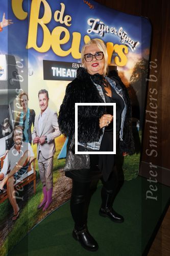 Tilburg 29 januari 2026
Premiere de Bevers in de schouwburg van Tilburg . John de Bever en Kees de Bever geven een voorstelling met oa Bas Muijs Adje v Bavel en Mariska v Kolck. Mike Hansler Monique Hansler Peter Hansler en Veerle Deurloo kwamen ook naar de premiere