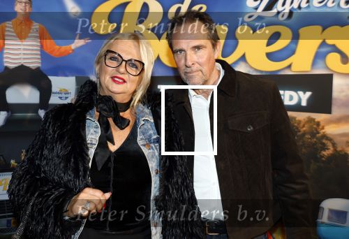 Tilburg 29 januari 2026
Premiere de Bevers in de schouwburg van Tilburg . John de Bever en Kees de Bever geven een voorstelling met oa Bas Muijs Adje v Bavel en Mariska v Kolck. Mike Hansler Monique Hansler Peter Hansler en Veerle Deurloo kwamen ook naar de premiere