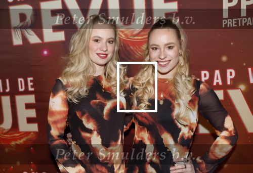 Amsterdam 26 januari 2026
Premiere ons pap wil bij de revue in het deLaMar theater . 
Mylene Waalewijn en Roos Waalewijn
