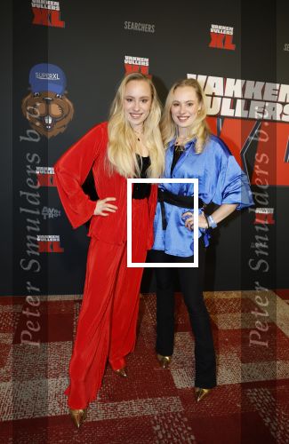 Amsterdam 5 februari 2026
Premiere Vakkenvullers XL in Pathe Noord . 
Mylene Waalewijn en Rosanne Waalewijn