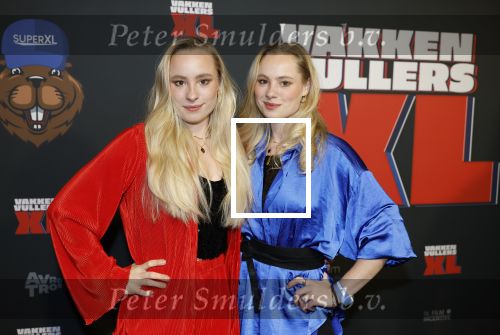 Amsterdam 5 februari 2026
Premiere Vakkenvullers XL in Pathe Noord . 
Mylene Waalewijn en Rosanne Waalewijn