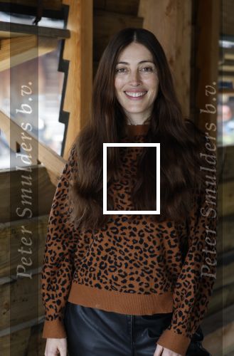 Amsterdam 30 januari 2026
Buiten gewone gezinnen, het nieuwe boek van acteur, columnist en podcastmaker Diego Gonzalez-Clark is vandaag gepresenteerd. Chantal Janzen ontving het eerste boek . Nadia Palesa