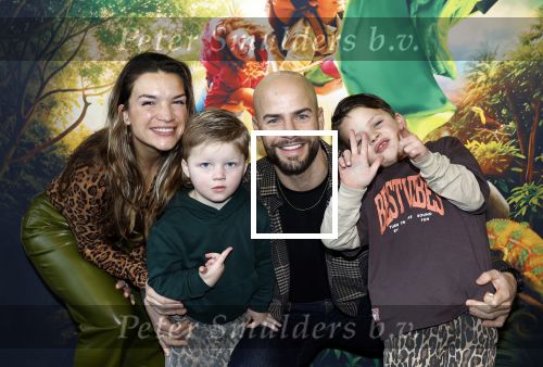 Utrecht 1 februari 2026
Premiere Super juffie in jaarbeurs Utrecht . Oscar Aerts kwam met zijn vrouw en kinderen