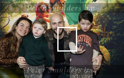 Utrecht 1 februari 2026
Premiere Super juffie in jaarbeurs Utrecht . Oscar Aerts kwam met zijn vrouw en kinderen