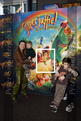 Utrecht 1 februari 2026
Premiere Super juffie in jaarbeurs Utrecht . Oscar Aerts kwam met zijn vrouw en kinderen