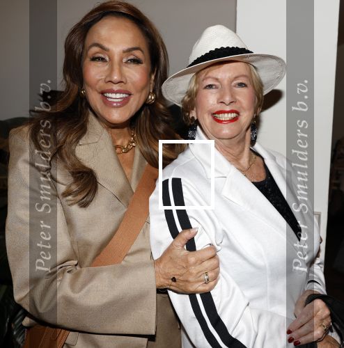 Tilburg 29 januari 2026
Premiere de Bevers in de schouwburg van Tilburg . John de Bever en Kees de Bever geven een voorstelling met oa Bas Muijs Adje v Bavel en Mariska v Kolck. Patty Brard en Ria Valk