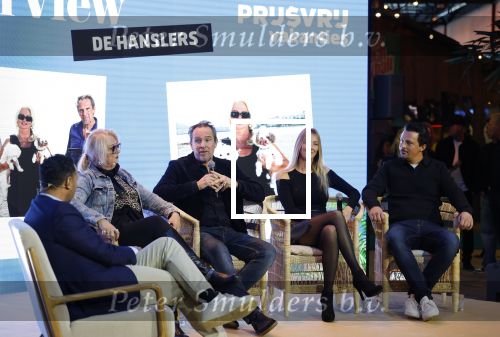 Den Bosch 7 februari 2026
De Hanslers , Monique Hansler Peter Hansler Mike Hansler en zijn vriendin op het vakantiefestival in de brabanthallen in Den Bosch . Khalid Kasem intervieuwde hen in de stand van Prijsvrij.