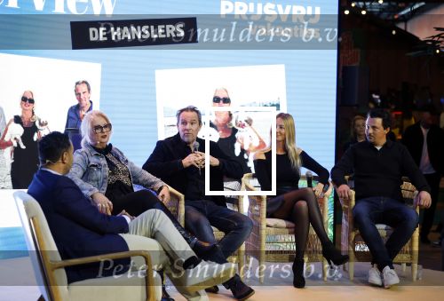 Den Bosch 7 februari 2026
De Hanslers , Monique Hansler Peter Hansler Mike Hansler en zijn vriendin op het vakantiefestival in de brabanthallen in Den Bosch . Khalid Kasem intervieuwde hen in de stand van Prijsvrij.