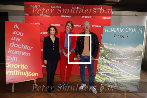 Amsterdam 11 februari 2026
Bekendmaking boekenweekgeschenk auteur 2026 -  Peter de Smet (Hendrik Groen)  en Doortje Smithuijsen ( ik zou uw dochter kunnen zijn) . Eveline Aendekerk stelde ze voor .