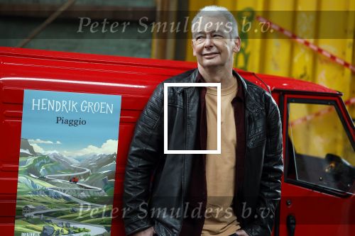 Amsterdam 11 februari 2026
Bekendmaking boekenweekgeschenk auteur 2026 -  Peter de Smet (Hendrik Groen)  en Doortje Smithuijsen ( ik zou uw dochter kunnen zijn) . Eveline Aendekerk stelde ze voor .