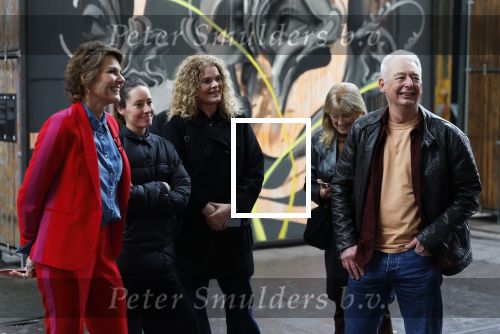 Amsterdam 11 februari 2026
Bekendmaking boekenweekgeschenk auteur 2026 -  Peter de Smet (Hendrik Groen)  en Doortje Smithuijsen ( ik zou uw dochter kunnen zijn) . Eveline Aendekerk stelde ze voor . De vrouwen van Peter ( Dochter zwarte Jas , Ex vrouw bruine colltrui en huidige vriendin Krullen ) Dame met paarse sjawl is zijn uitgeefster Paloma Sanchez v Dijck