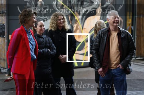 Amsterdam 11 februari 2026
Bekendmaking boekenweekgeschenk auteur 2026 -  Peter de Smet (Hendrik Groen)  en Doortje Smithuijsen ( ik zou uw dochter kunnen zijn) . Eveline Aendekerk stelde ze voor . De vrouwen van Peter ( Dochter zwarte Jas , Ex vrouw bruine colltrui en huidige vriendin Krullen ) Dame met paarse sjawl is zijn uitgeefster Paloma Sanchez v Dijck