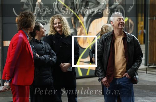 Amsterdam 11 februari 2026
Bekendmaking boekenweekgeschenk auteur 2026 -  Peter de Smet (Hendrik Groen)  en Doortje Smithuijsen ( ik zou uw dochter kunnen zijn) . Eveline Aendekerk stelde ze voor . De vrouwen van Peter ( Dochter zwarte Jas , Ex vrouw bruine colltrui en huidige vriendin Krullen ) Dame met paarse sjawl is zijn uitgeefster Paloma Sanchez v Dijck
