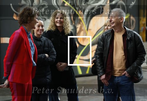 Amsterdam 11 februari 2026
Bekendmaking boekenweekgeschenk auteur 2026 -  Peter de Smet (Hendrik Groen)  en Doortje Smithuijsen ( ik zou uw dochter kunnen zijn) . Eveline Aendekerk stelde ze voor . De vrouwen van Peter ( Dochter zwarte Jas , Ex vrouw bruine colltrui en huidige vriendin Krullen ) Dame met paarse sjawl is zijn uitgeefster Paloma Sanchez v Dijck