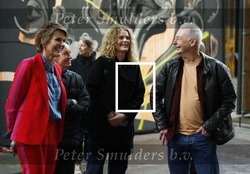Amsterdam 11 februari 2026
Bekendmaking boekenweekgeschenk auteur 2026 -  Peter de Smet (Hendrik Groen)  en Doortje Smithuijsen ( ik zou uw dochter kunnen zijn) . Eveline Aendekerk stelde ze voor . De vrouwen van Peter ( Dochter zwarte Jas , Ex vrouw bruine colltrui en huidige vriendin Krullen ) Dame met paarse sjawl is zijn uitgeefster Paloma Sanchez v Dijck