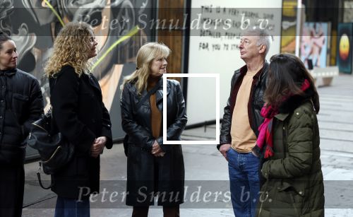 Amsterdam 11 februari 2026
Bekendmaking boekenweekgeschenk auteur 2026 -  Peter de Smet (Hendrik Groen)  en Doortje Smithuijsen ( ik zou uw dochter kunnen zijn) . Eveline Aendekerk stelde ze voor . De vrouwen van Peter ( Dochter zwarte Jas , Ex vrouw bruine colltrui en huidige vriendin Krullen ) Dame met paarse sjawl is zijn uitgeefster Paloma Sanchez v Dijck