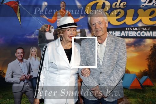 Tilburg 29 januari 2026
Premiere de Bevers in de schouwburg van Tilburg . John de Bever en Kees de Bever geven een voorstelling met oa Bas Muijs Adje v Bavel en Mariska v Kolck. Ria Valk en haar vriend