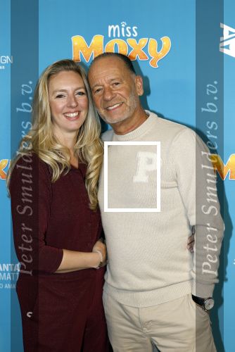 Amsterdam 24 januari 2026
Premiere Miss Molly in Tuschinski met in de cast oa Sarah Bannier (zwanger) en Carice v Houten . Ron Boszhard kwam met zijn partner en dochter