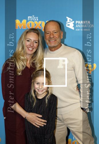 Amsterdam 24 januari 2026
Premiere Miss Molly in Tuschinski met in de cast oa Sarah Bannier (zwanger) en Carice v Houten . Ron Boszhard kwam met zijn partner en dochter