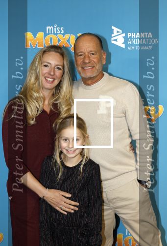 Amsterdam 24 januari 2026
Premiere Miss Molly in Tuschinski met in de cast oa Sarah Bannier (zwanger) en Carice v Houten . Ron Boszhard kwam met zijn partner en dochter