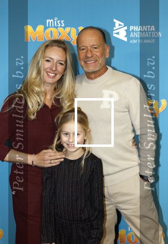 Amsterdam 24 januari 2026
Premiere Miss Molly in Tuschinski met in de cast oa Sarah Bannier (zwanger) en Carice v Houten . Ron Boszhard kwam met zijn partner en dochter