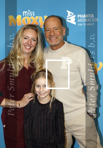 Amsterdam 24 januari 2026
Premiere Miss Molly in Tuschinski met in de cast oa Sarah Bannier (zwanger) en Carice v Houten . Ron Boszhard kwam met zijn partner en dochter