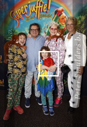Utrecht 1 februari 2026
Premiere Super juffie in jaarbeurs Utrecht . Roy Beusker Annemieke v d Togt met kinderen en Lenette v Dongen