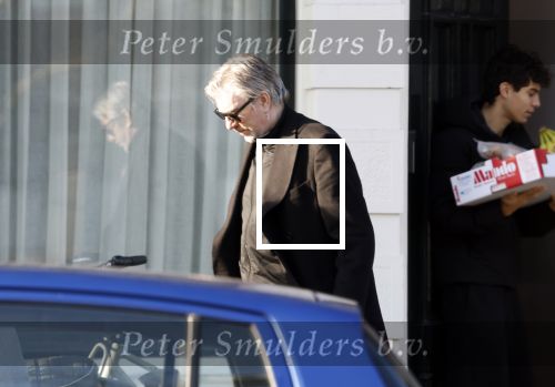 Amsterdam 24 januari 2026
Ruud de Wild met boodschappen bij zijn huis .