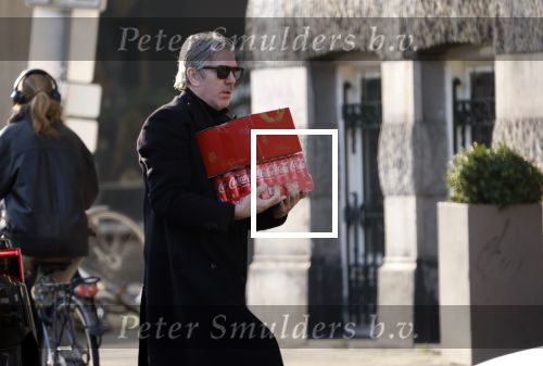 Amsterdam 24 januari 2026
Ruud de Wild met boodschappen bij zijn huis .