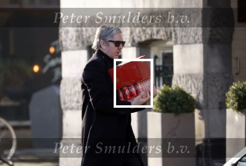 Amsterdam 24 januari 2026
Ruud de Wild met boodschappen bij zijn huis .